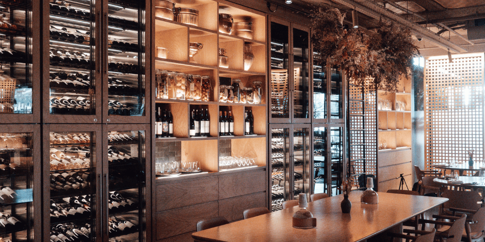 Cave a vin fin utilisant un programme de fidélité